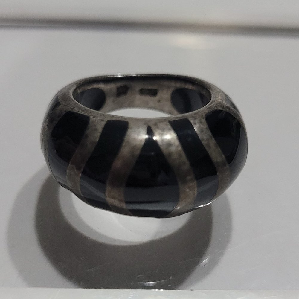 Black Onyx Stone Inlay Striped Domed Ring Sz 6.5